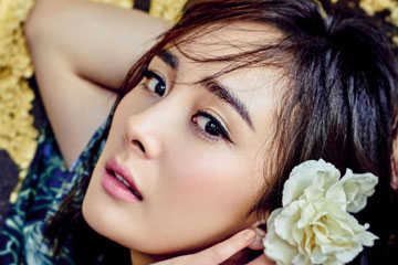 Yang Mi pose pour Vogue