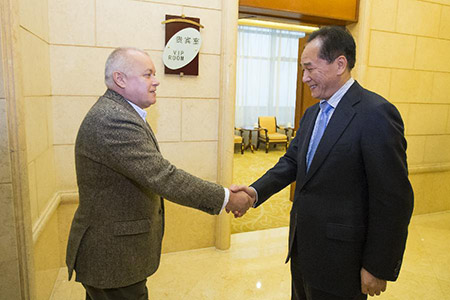 Xinhua et Russia Today s'engagent à renforcer leurs relations