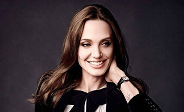 Angelina Jolie pose pour un magazine