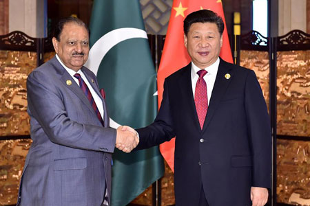 Les présidents chinois et pakistanais s'engagent à renforcer les relations des deux 
pays