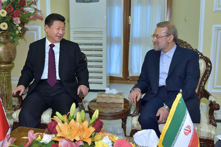 Le président chinois et le président du Parlement iranien discutent de la coopération