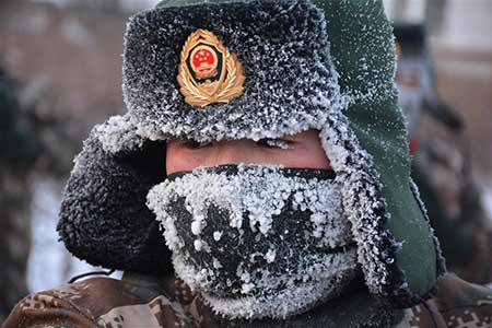 Photos : Entraînement de soldats chinois dans le froid