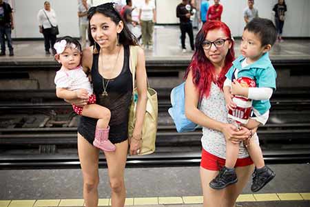 Prendre le métro sans pantalon à Mexico