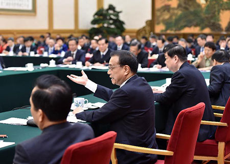 Le PM chinois appelle à un nouvel élan pour promouvoir la croissance économique