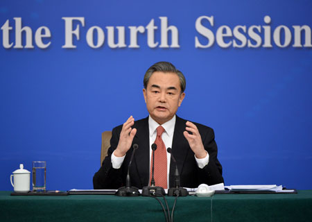 Le ministre chinois des Affaires étrangères rencontre la presse