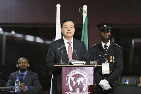 Coopération sino-africaine : le président du Parlement chinois prône la contribution 
des législateurs (PAPIER GENERAL)