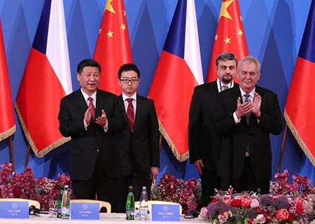 Le président chinois appelle à une communauté de destin avec la République tchèque 
(SYNTHESE)