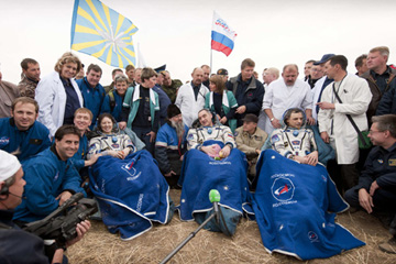 Atterrissage du vaisseau spatial russe Soyouz TMA-18