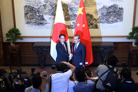 Entretien à Beijing entre les ministres chinois et japonais des AE