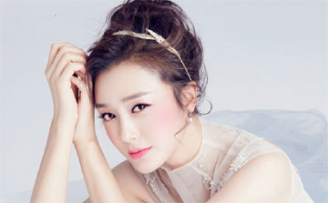 L'actrice Qin Lan pose pour un magazine