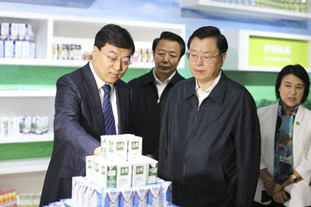 Le plus haut législateur chinois met l'accent sur la mise en oeuvre de la loi sur 
la sécurité des aliments