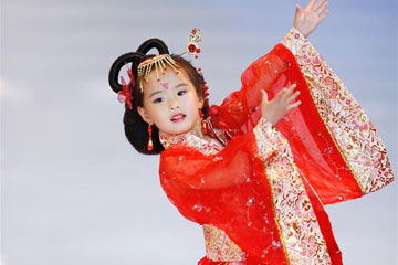 Semaine de la mode de Qingdao: un concours de mannequins enfants