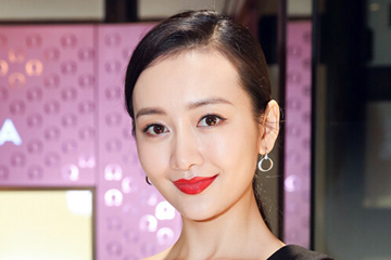 Nouvelles photos de l'actrice chinoise Wang Ou