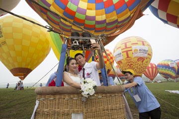 Photos - Une cérémonie de mariage de groupe à Nanjing