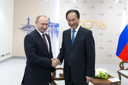 Poutine salue la coopération russo-chinoise et croit au fort potentiel de l'initiative 
"la Ceinture et la Route" (PAPIER GENERAL)