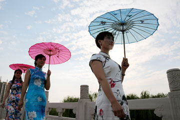 Photos - Un défilé de qipao à Zaozhuang