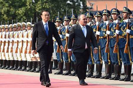 Li Keqiang s'engage à intégrer davantage les stratégies de développement de la Chine 
et de la PNG