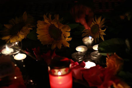 Allemagne : veillée aux bougies en hommage aux victimes de la fusillade à Munich