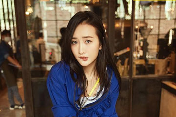 Nouvelles photos de l'actrice Wang Ou