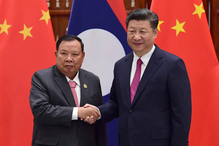 Xi Jinping propose de bâtir une communauté de destin avec le Laos