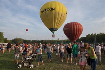 Hongrie : carnaval international de montgolfières du Lac Velence