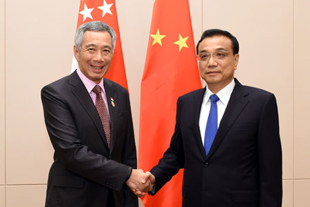 La Chine espère que Singapour jouera un rôle constructif dans le renforcement des 
relations Chine-ASEAN