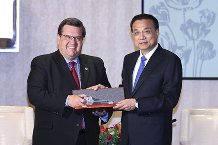 Le PM chinois appelle Montréal et le Québec à jouer un rôle moteur dans la coopération 
avec la Chine au niveau local