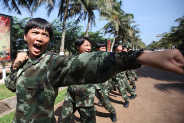 Photos - Entraînement des femmes soldats à Hainan