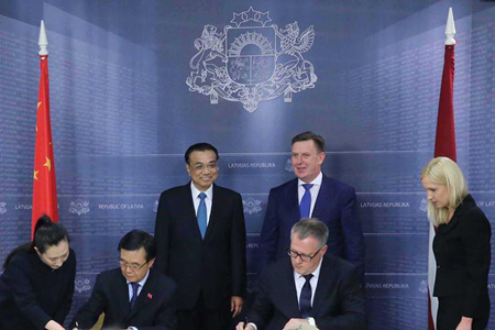 La visite du PM chinois donne un nouvel élan à la coopération sino-lettonne (PAPIER 
GENERAL)