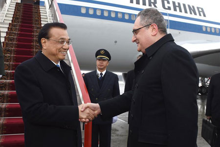 Le Premier ministre chinois arrive à Saint-Pétersbourg
