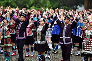 Chine : Grand choeur Kam de l'ethnie Dong