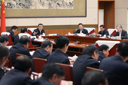 Le PM chinois appelle à davantage d'efforts pour rendre le système énergétique du 
pays plus écologique