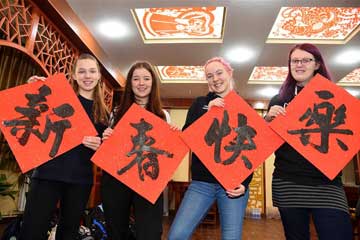Des collégiennes danoises voyagent en Chine pour la fête du Printemps