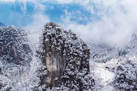 Chine: paysages du grand canyon à Enshi dans la neige