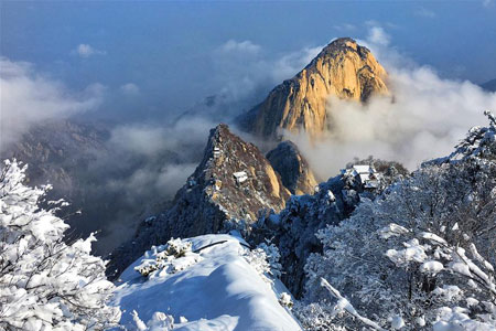 Chine: paysage du mont Hua après une neige
