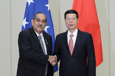 Un vice-Premier ministre chinois rencontre des dirigeants étrangers lors de la Conférence 
annuelle du Forum de Boao pour l'Asie