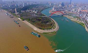 Chine : point de confluence entre la rivière Hanjiang et du fleuve Yangtsé