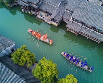 Concours de bateaux pour célébrer le prochain Festival Sanyuesan dans l'est de la Chine