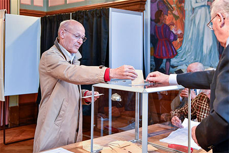 France/présidentielle : ouverture des bureaux de vote en France métropolitaine pour 
le second tour