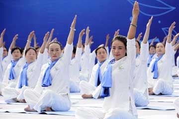Photos: des amateurs de yoga au Guizhou