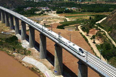 Chine : opération d'essai de circulation d'une ligne ferroviaire Baoji-Lanzhou