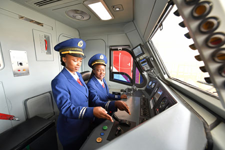 Les premières conductrices de train du Kenya