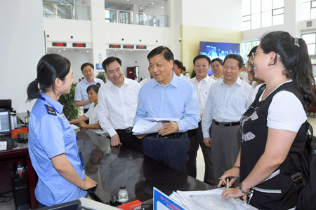 Liu Yunshan appelle au développement du PCC au niveau de base