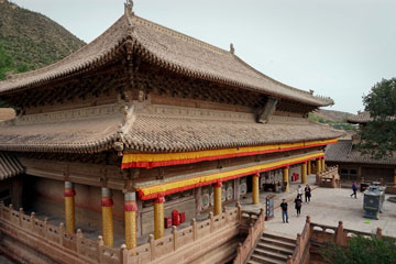 Chine : le temple Qutan au Qinghai