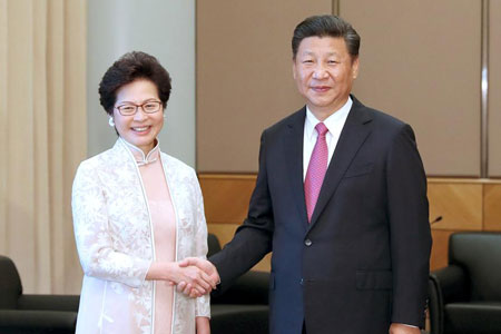 Le président chinois exprime sa confiance à la nouvelle chef de l'exécutif de 
la RAS de Hong Kong