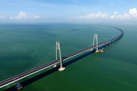 La structure principale du pont Hong Kong-Zhuhai-Macao est achevée