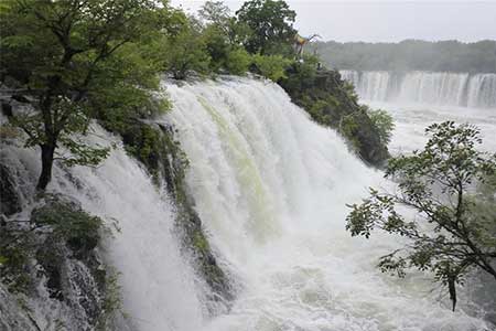 Chine : cascade Diaoshuilou au Heilongjiang