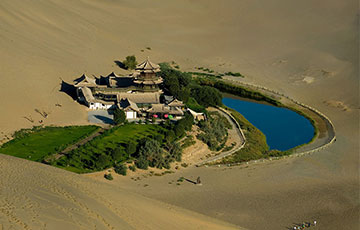 Chine: les Dunes du sable chantant de Dunhuang
