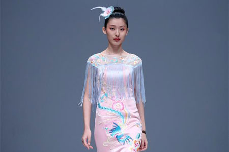 Semaine de la mode de Chine: défilé des créations du styliste Fan Yong