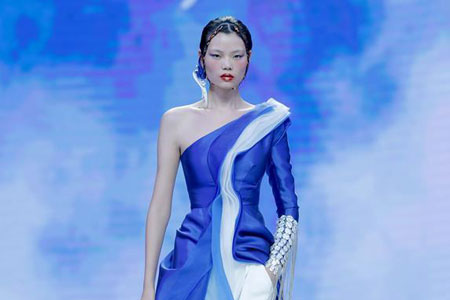 Semaine de la mode de Chine: défilé des créations de la styliste Ma Yanli